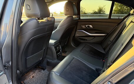 BMW 3 серия, 2018 год, 3 750 000 рублей, 10 фотография