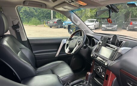 Toyota Land Cruiser Prado 150 рестайлинг 2, 2014 год, 3 700 000 рублей, 12 фотография