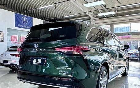Toyota Sienna, 2022 год, 4 770 100 рублей, 5 фотография