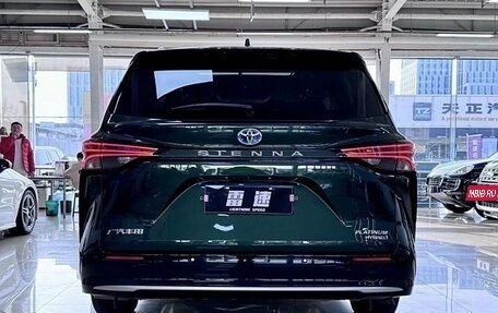 Toyota Sienna, 2022 год, 4 770 100 рублей, 6 фотография
