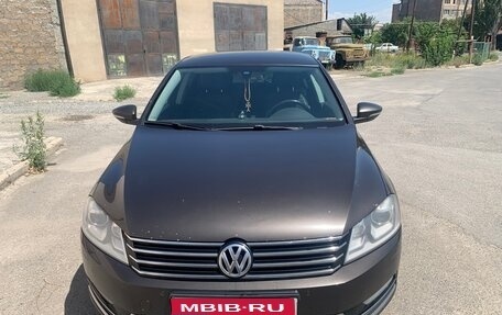 Volkswagen Passat B7, 2013 год, 1 095 000 рублей, 1 фотография