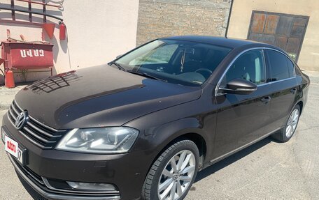 Volkswagen Passat B7, 2013 год, 1 095 000 рублей, 2 фотография