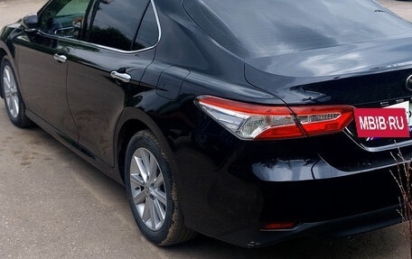 Toyota Camry, 2020 год, 3 350 000 рублей, 2 фотография