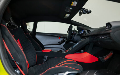 Lamborghini Huracán, 2024 год, 33 490 000 рублей, 38 фотография