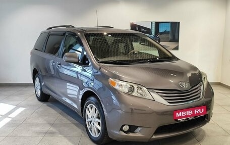 Toyota Sienna II рестайлинг, 2010 год, 2 049 000 рублей, 3 фотография