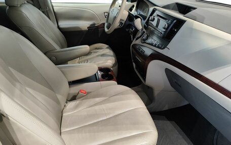 Toyota Sienna II рестайлинг, 2010 год, 2 049 000 рублей, 9 фотография