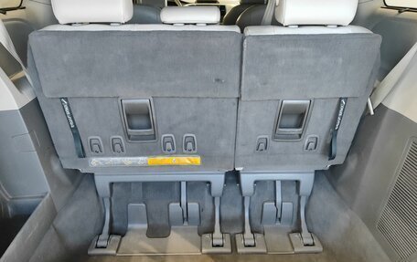 Toyota Sienna II рестайлинг, 2010 год, 2 049 000 рублей, 14 фотография