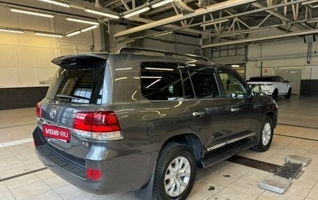Toyota Land Cruiser 200, 2015 год, 6 200 000 рублей, 3 фотография