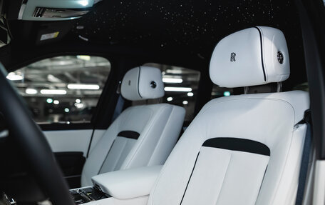 Rolls-Royce Cullinan, 2025 год, 69 890 000 рублей, 16 фотография