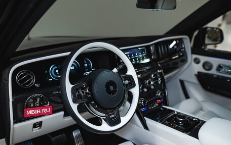 Rolls-Royce Cullinan, 2025 год, 69 890 000 рублей, 17 фотография