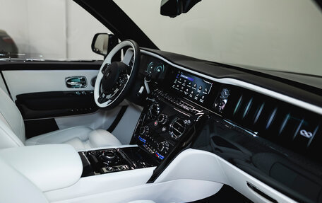 Rolls-Royce Cullinan, 2025 год, 69 890 000 рублей, 30 фотография