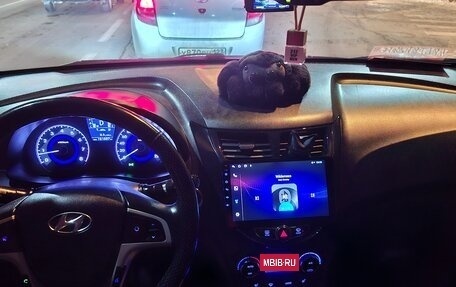 Hyundai Solaris II рестайлинг, 2013 год, 910 000 рублей, 15 фотография