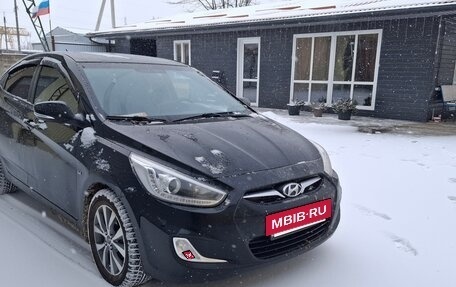 Hyundai Solaris II рестайлинг, 2013 год, 910 000 рублей, 18 фотография