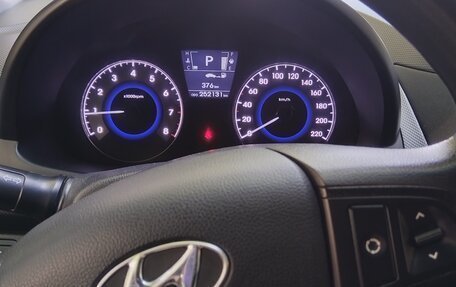 Hyundai Solaris II рестайлинг, 2011 год, 685 000 рублей, 9 фотография