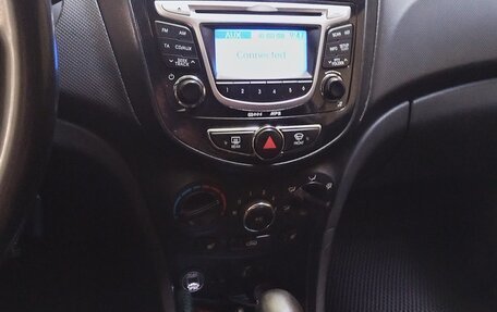 Hyundai Solaris II рестайлинг, 2011 год, 685 000 рублей, 10 фотография
