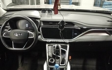 Geely Atlas, 2022 год, 1 580 000 рублей, 5 фотография