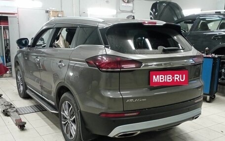 Geely Atlas, 2022 год, 1 580 000 рублей, 4 фотография