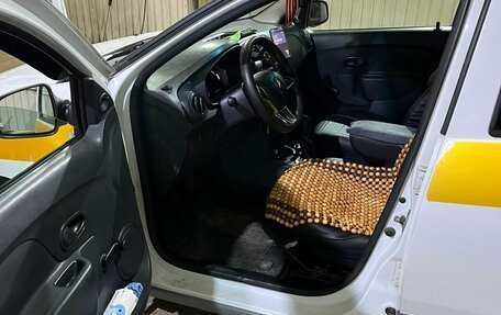 Renault Logan II, 2018 год, 500 000 рублей, 7 фотография