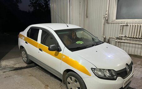Renault Logan II, 2018 год, 500 000 рублей, 3 фотография