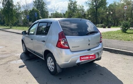 Renault Sandero I, 2013 год, 650 000 рублей, 3 фотография