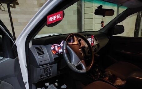 Toyota Hilux VII, 2012 год, 1 950 000 рублей, 2 фотография