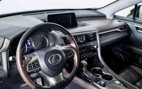 Lexus RX IV рестайлинг, 2017 год, 3 700 000 рублей, 10 фотография