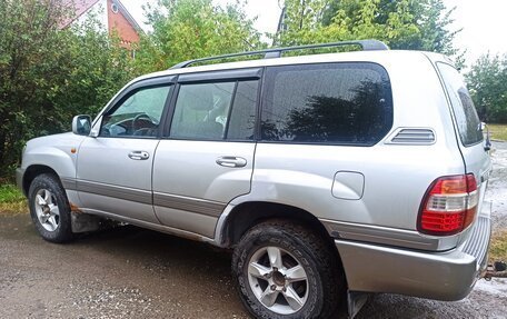 Toyota Land Cruiser 100 рестайлинг 2, 2006 год, 1 550 000 рублей, 10 фотография