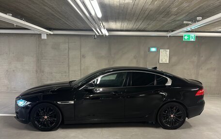 Jaguar XE I рестайлинг, 2015 год, 1 700 000 рублей, 2 фотография