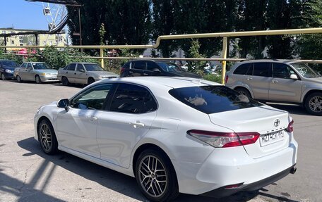 Toyota Camry, 2018 год, 2 099 000 рублей, 3 фотография