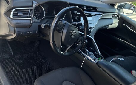 Toyota Camry, 2018 год, 2 099 000 рублей, 6 фотография