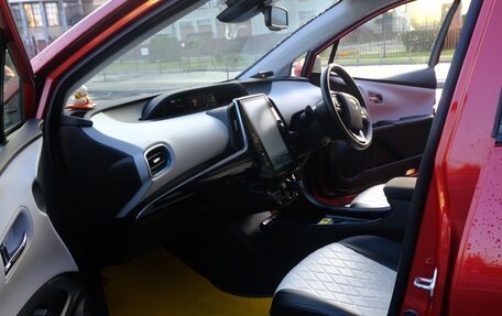 Toyota Prius IV XW50, 2019 год, 2 299 999 рублей, 11 фотография