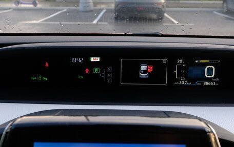 Toyota Prius IV XW50, 2019 год, 2 299 999 рублей, 9 фотография