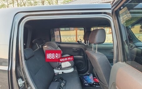 Toyota bB II рестайлинг, 2006 год, 650 000 рублей, 9 фотография
