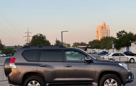 Toyota Land Cruiser Prado 150 рестайлинг 2, 2009 год, 2 797 000 рублей, 12 фотография