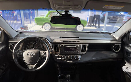 Toyota RAV4, 2015 год, 1 749 000 рублей, 10 фотография