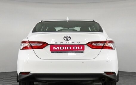 Toyota Camry, 2021 год, 2 599 000 рублей, 6 фотография