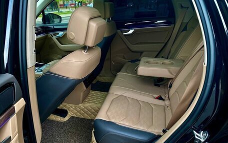 Volkswagen Touareg III, 2019 год, 4 350 000 рублей, 14 фотография