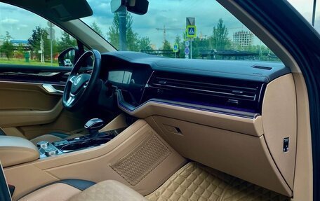 Volkswagen Touareg III, 2019 год, 4 350 000 рублей, 19 фотография