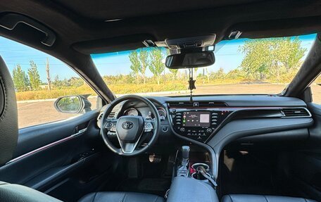 Toyota Camry, 2019 год, 3 300 000 рублей, 3 фотография