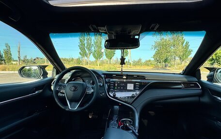 Toyota Camry, 2019 год, 3 300 000 рублей, 4 фотография