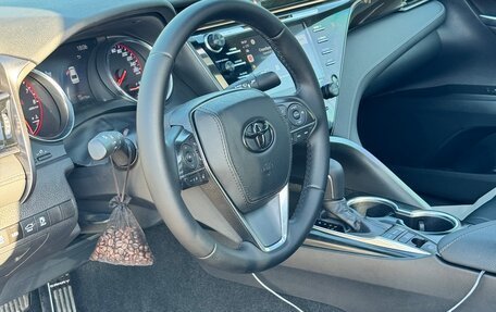 Toyota Camry, 2019 год, 3 300 000 рублей, 10 фотография