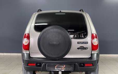Chevrolet Niva I рестайлинг, 2018 год, 757 000 рублей, 5 фотография