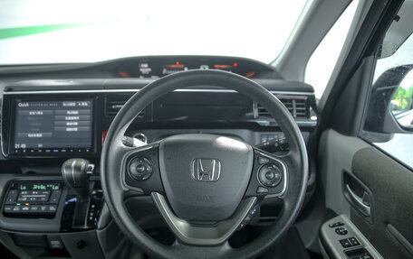 Honda Stepwgn IV, 2015 год, 2 000 000 рублей, 12 фотография