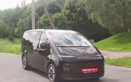 Hyundai Staria, 2022 год, 4 700 000 рублей, 3 фотография