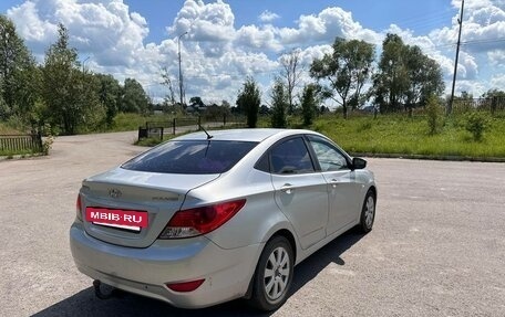 Hyundai Solaris II рестайлинг, 2011 год, 475 000 рублей, 3 фотография