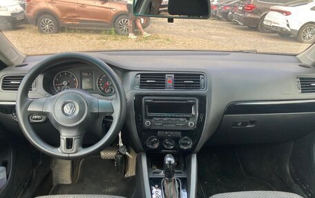 Volkswagen Jetta VI, 2013 год, 790 000 рублей, 3 фотография
