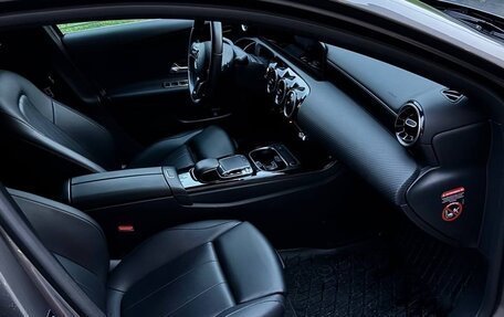 Mercedes-Benz A-Класс, 2019 год, 2 750 000 рублей, 11 фотография