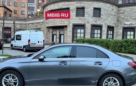 Mercedes-Benz A-Класс, 2019 год, 2 750 000 рублей, 8 фотография