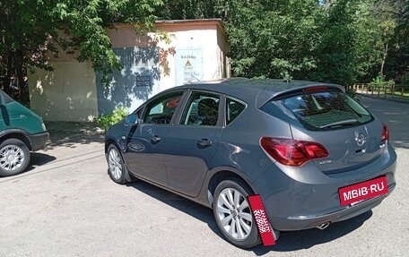 Opel Astra J, 2012 год, 860 000 рублей, 3 фотография