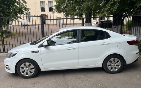 KIA Rio III рестайлинг, 2015 год, 800 000 рублей, 2 фотография